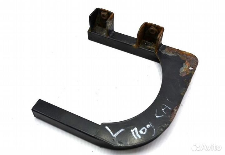 Кронштейн крыла переднего моста, левый volvo FH (01.12)
