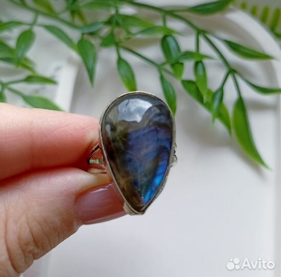 Кольцо с натуральным камнем