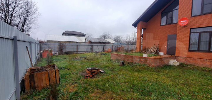 Дом 174 м² на участке 9 сот.