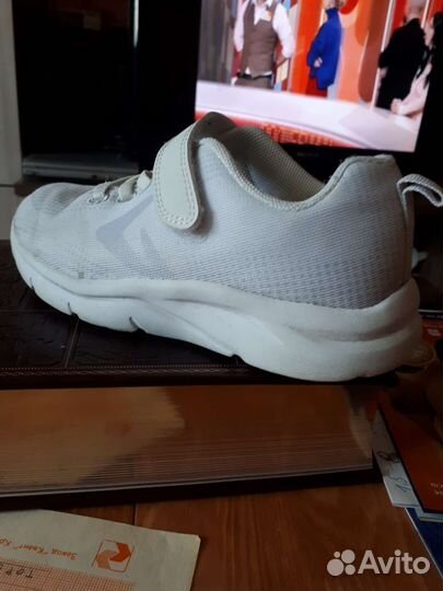 Кроссовки детские