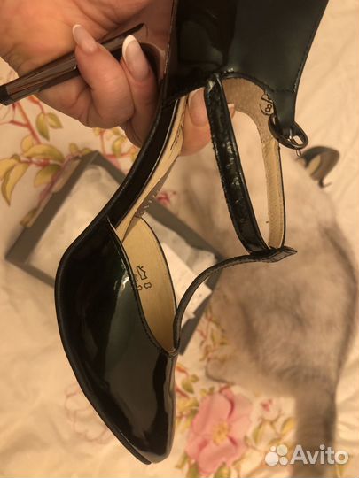 Туфли босоножки 37размер новые