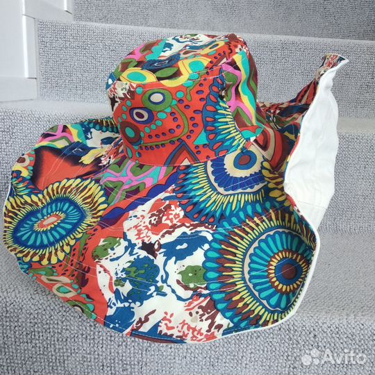 Шляпа женская (новая)