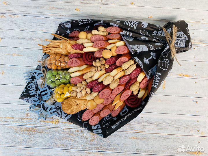 Съедобный букет для мужчины. Колбасный букет