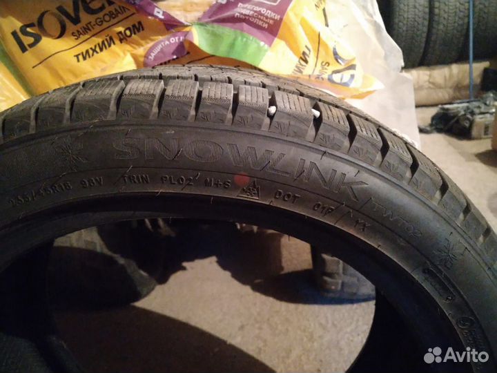 Triangle Snowlink TWT02 235/45 R18 98V