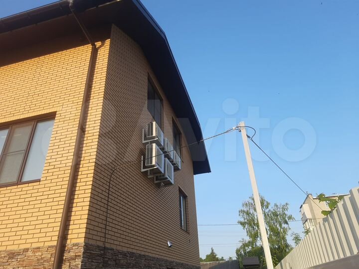 Коттедж 299 м² на участке 12 сот.