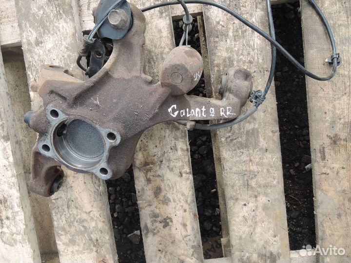 Кулак поворотный задний правый Mitsubishi Galant