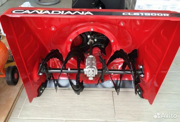 Снегоуборщик Canadiana CL61900R