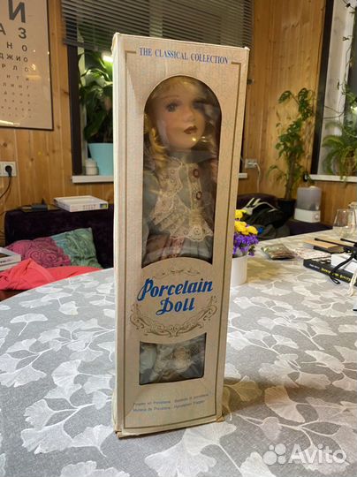 Кукла фарфоровая коллекционная 40 см в коробке