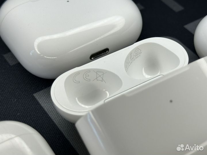 Оригинал кейс зарядный футляр для AirPods 3