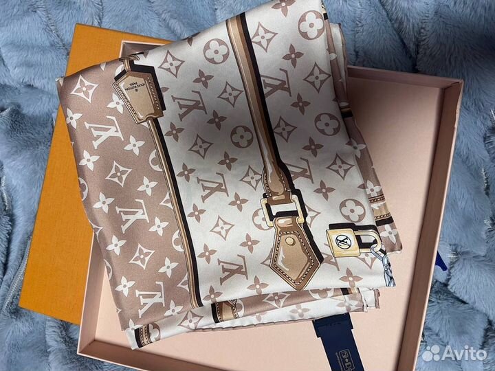 Шёлковый платок Louis Vuitton