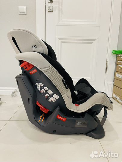 Автокресло carmate swing moon