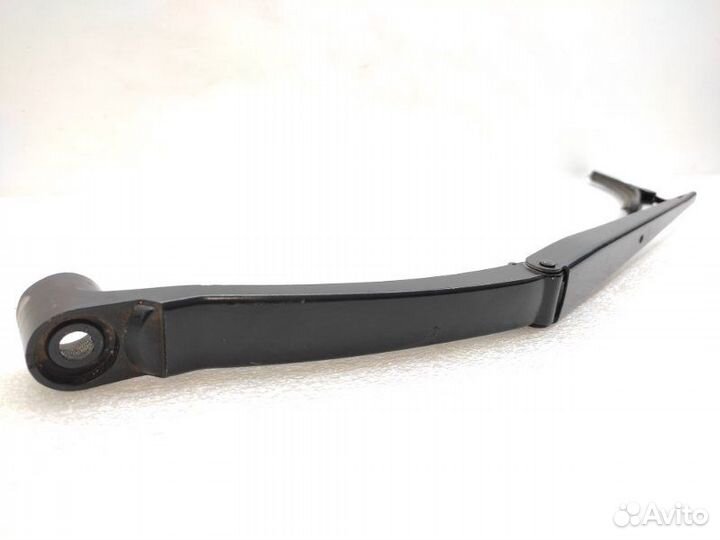 Поводок стеклоочистителя передний правый Nissan