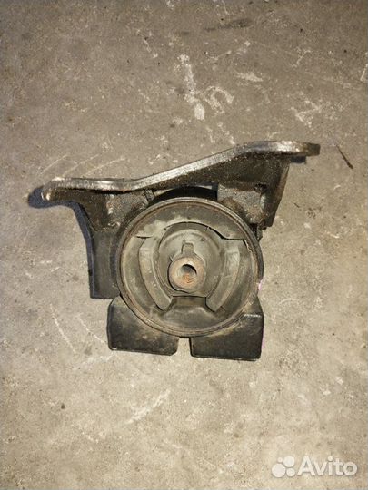 Подушка АКПП Nissan Serena TNC24 QR20DE