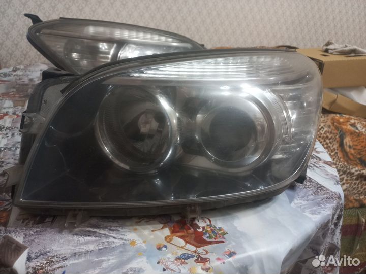 Фара toyota rav4