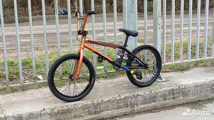 Велосипед BMX Giant Method 01 Трюковой