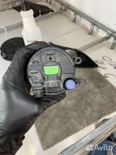 Левая противотуманная фара toyota corolla 150