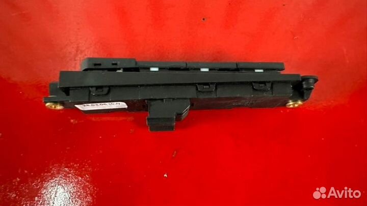 Кнопка двери Audi A6 C6 2.8 ccea 2010