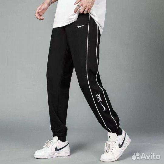 Спортивные штаны Nike