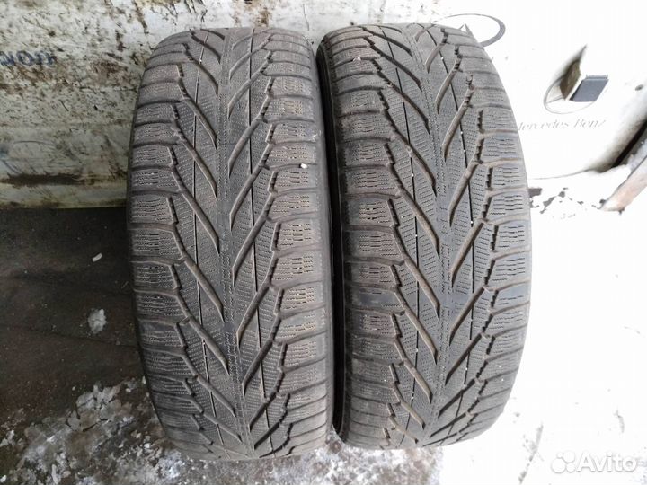 Nokian Tyres Hakkapeliitta R2 SUV 225/60 R17 99R