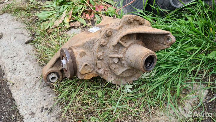 Задний редуктор Land Rover Discovery 3 2.7 2005