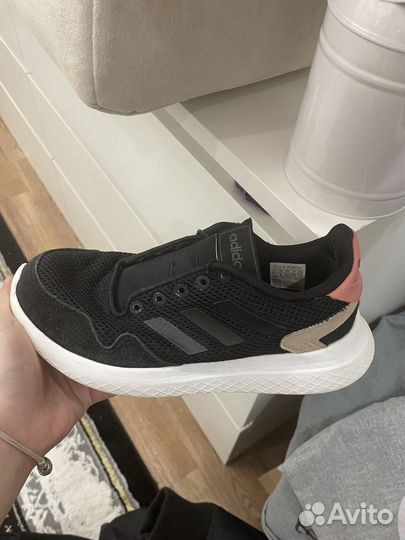 Кроссовки adidas