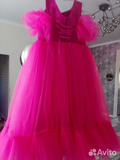 Нарядное платье для девочки 122 128