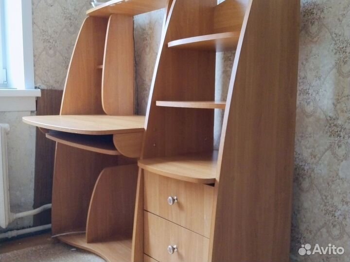 Компьютерный стол