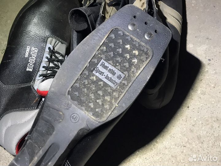 Ботинки лыжные