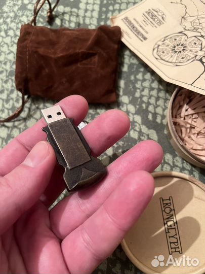 Флэшка ironglyph cryptex compass lock 64GB