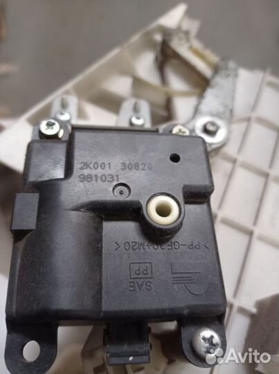 Сервопривод заслонок печки Nissan Sunny FB15