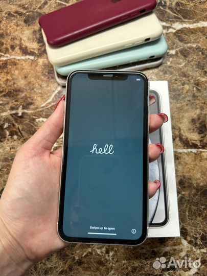 Телефон Apple iPhone XR