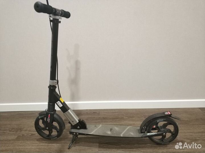 Самокат 2-х колесный Roces 200. До 100 кг