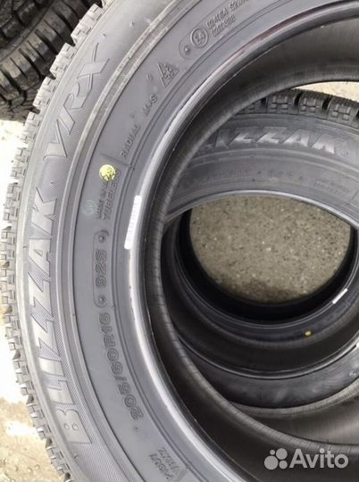 Bridgestone Blizzak VRX 205/60 R16
