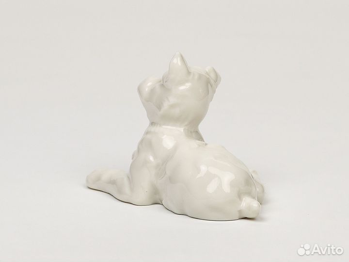 Щенок терьера статуэтка