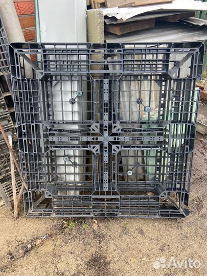 Паллеты пластиковые бу