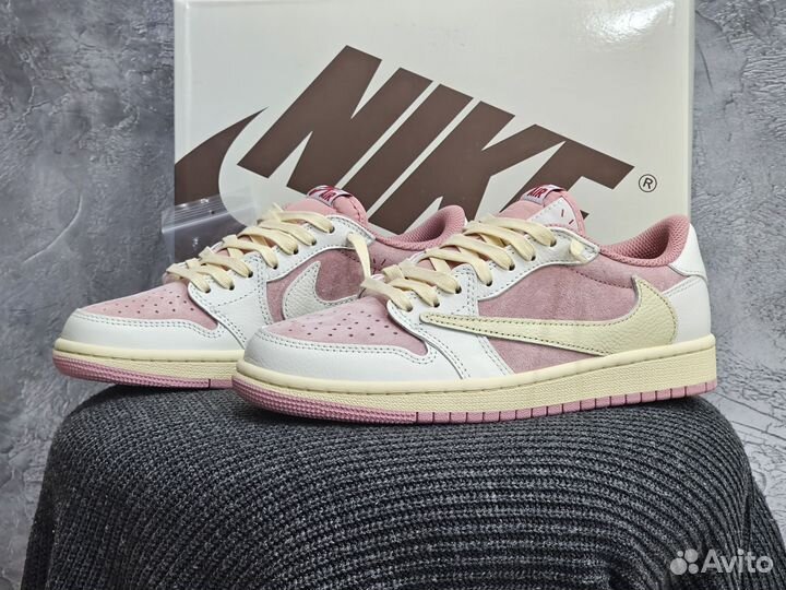 Кроссовки Travis Scott x Air Jordan 1 Low Shy Pink