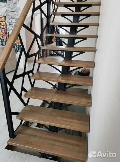 Металлокаркас лестницы