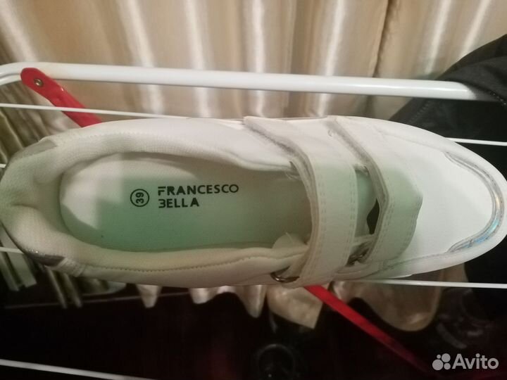 Женские новые кроссовки