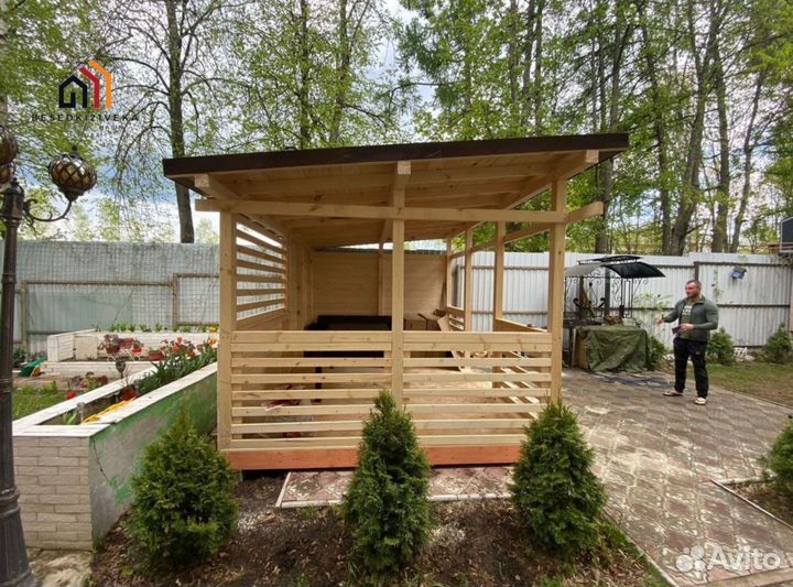 Беседка деревянная на сваях