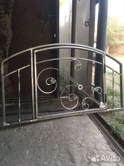 Ритуальные оградки,козырьки