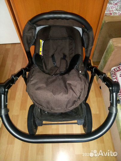 Продам коляску 3 в 1