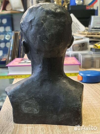 Бюст Гагарин из металла. Высота 14 см