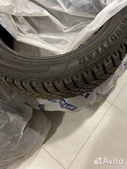 Goodyear Ultra Grip Ice Arctic 2 235/55 R19 105T