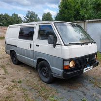 Toyota Hiace 2.2 MT, 1983, 300 000 км, с пробегом, цена 115 000 руб.