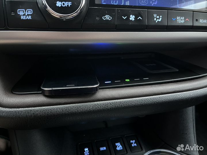 Зарядка телефона вtoyota highlander 2014