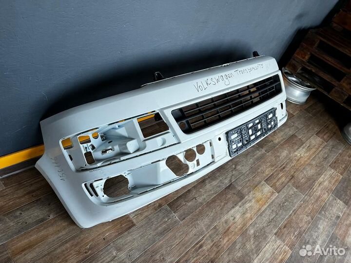 Бампер передний Volkswagen Transporter T5