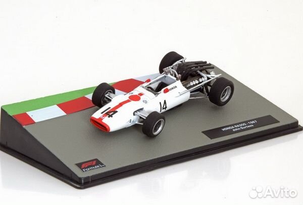 Модель F1 Auto Collection Джон Сертис №10
