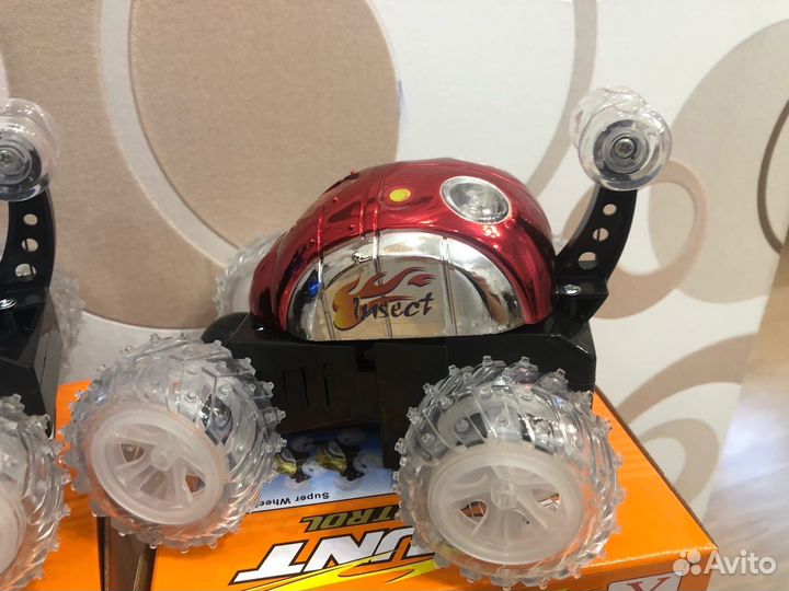 Машина перевертыш на пульте управления