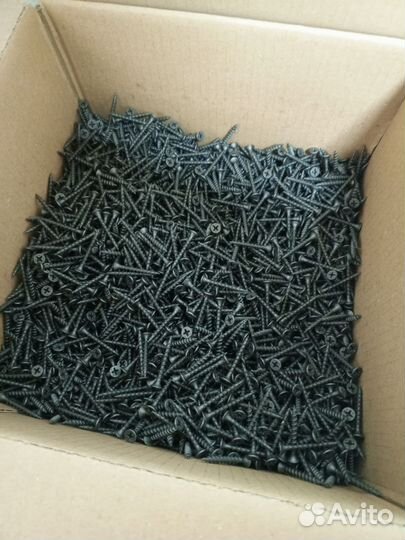 Саморезы по дереву желтые/черные