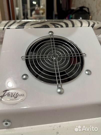 Маникюрная вытяжка